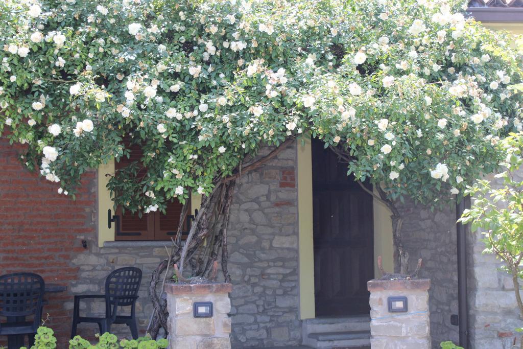 La Casa Di Valerio Villa Montabone Buitenkant foto