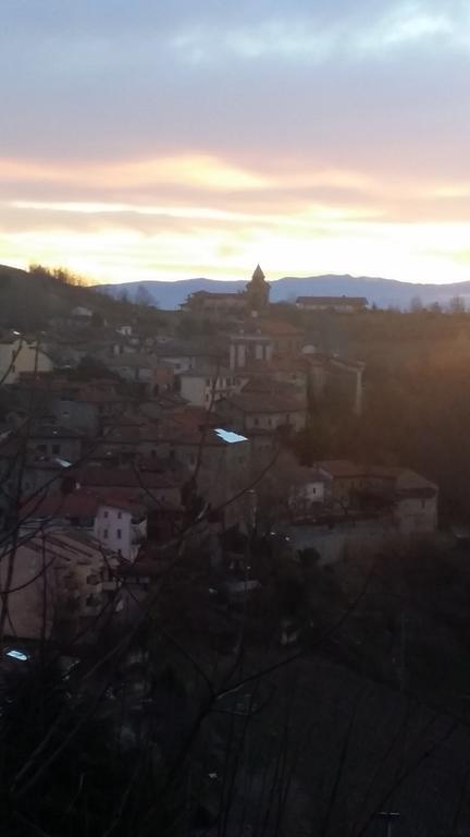 La Casa Di Valerio Villa Montabone Buitenkant foto