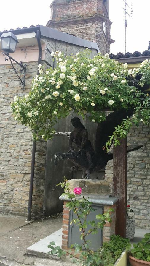 La Casa Di Valerio Villa Montabone Buitenkant foto