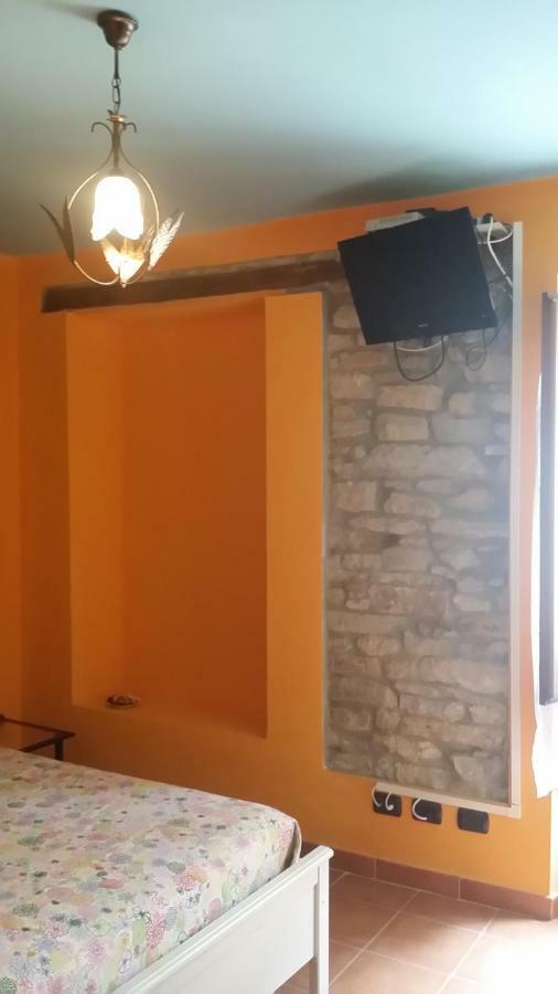La Casa Di Valerio Villa Montabone Buitenkant foto