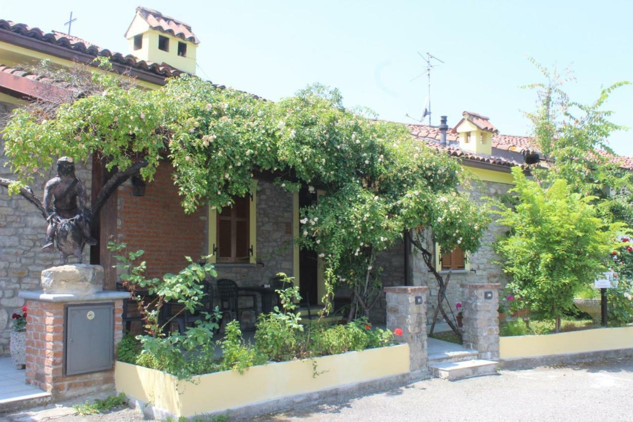 La Casa Di Valerio Villa Montabone Buitenkant foto